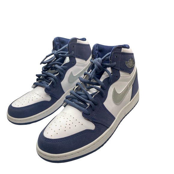 Kids Air Jordan 1 Retro High CO.JP
Midnight Navy - Picture 5 of 10